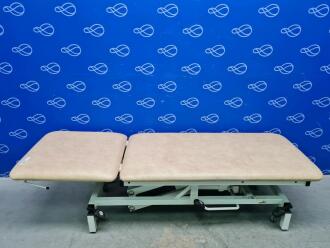Huntleigh Akron 2-Section Hydraulic Treatment Couch - 2