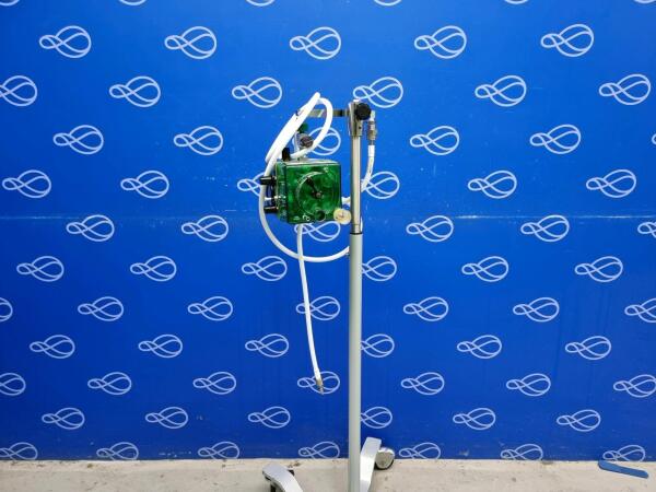 Carefusion BIRD Mark 7A Respirator on Rollstand