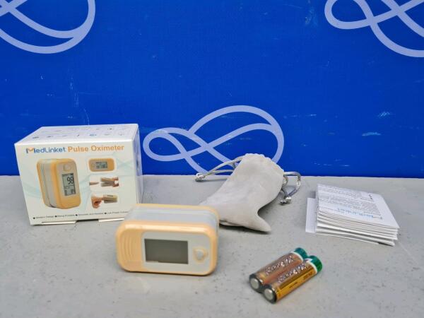 Large Quantity of Medlinket Pulse Oximeter