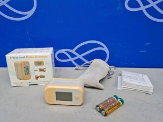 Large Quantity of Medlinket Pulse Oximeter