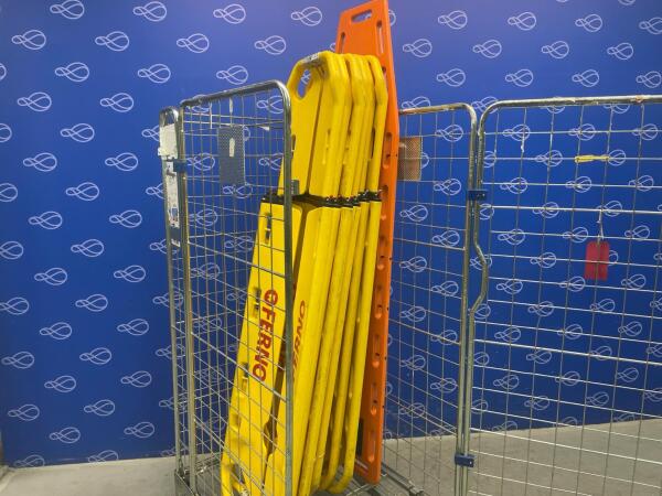 6 x Ferno Plastic Scoop Stretchers & 1 x DynaMed Spinal Board