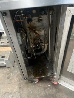 Falcon single basket floor standing fryer -Nat Gas - 3