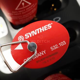 Synthes Universal Battery Charger II - 11