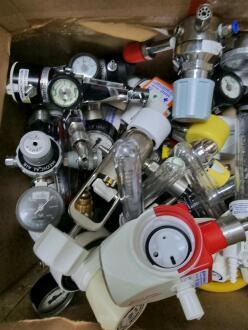 Quantity of Therapy Equipment Oxygen Regulator/Flowmeters, Vacuum Regulators, GCE Medicare MediSelect II, Oxilitre Oxygen Regulators, - 3