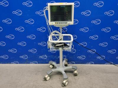 Mindray iPM-9800 Patient Monitor on Rollstand