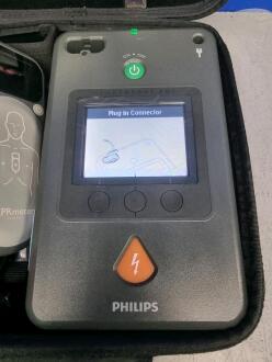 Philips Heartstart FR3 AED Defibrillator - 2