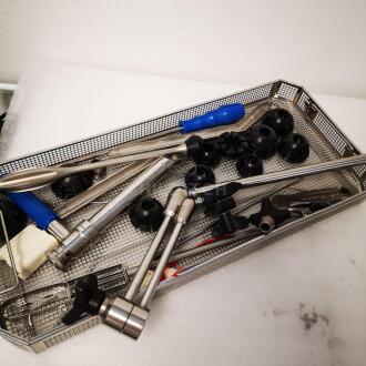 Quantity of Surgical Instruments - 14