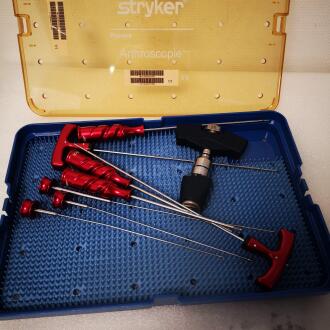 Quantity of Surgical Instruments - 15