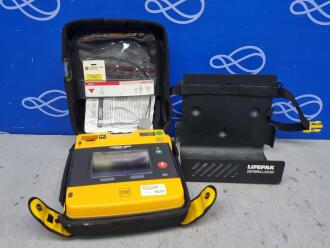 Physio Control Lifepak 1000 Defibrillator with Wall Mount