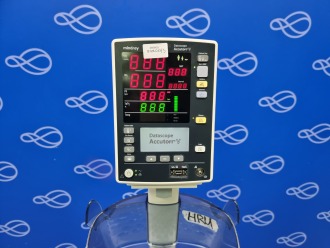 Mindray Accutorr V Patient Monitor on Rollstand