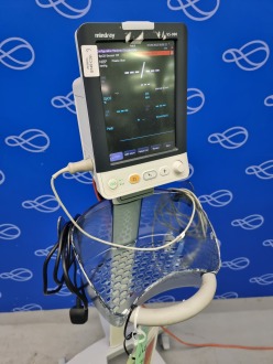 Mindray VS-900 Vital Signs Monitors on Rollstand - 2