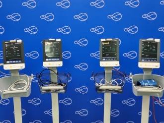 4 x Mindray VS-900 Vital Signs Monitor on Rollstand